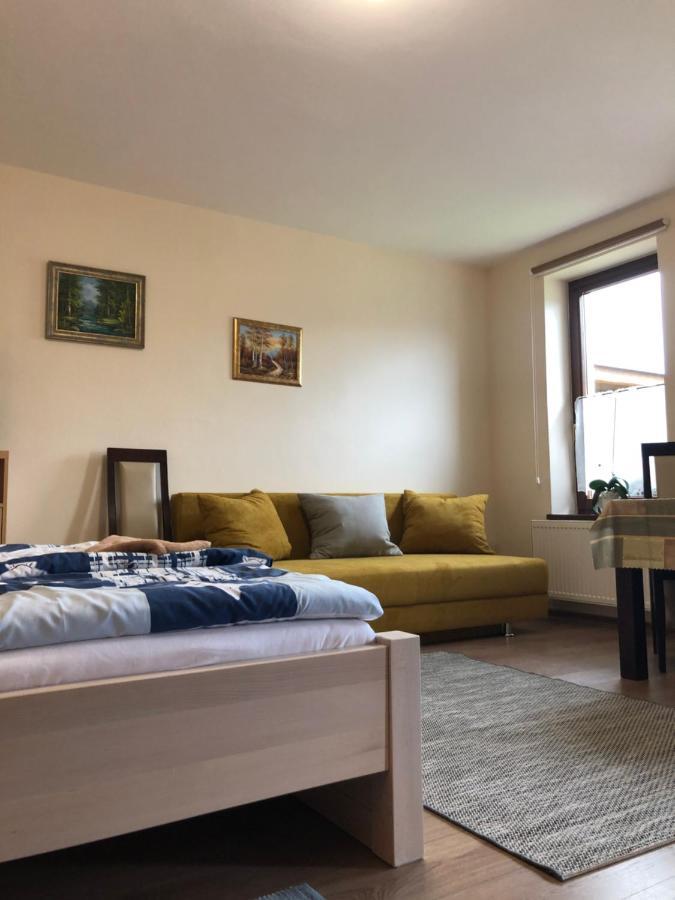Privat Migac Daire Vrbov Dış mekan fotoğraf