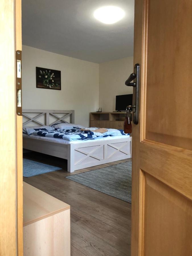 Privat Migac Daire Vrbov Dış mekan fotoğraf