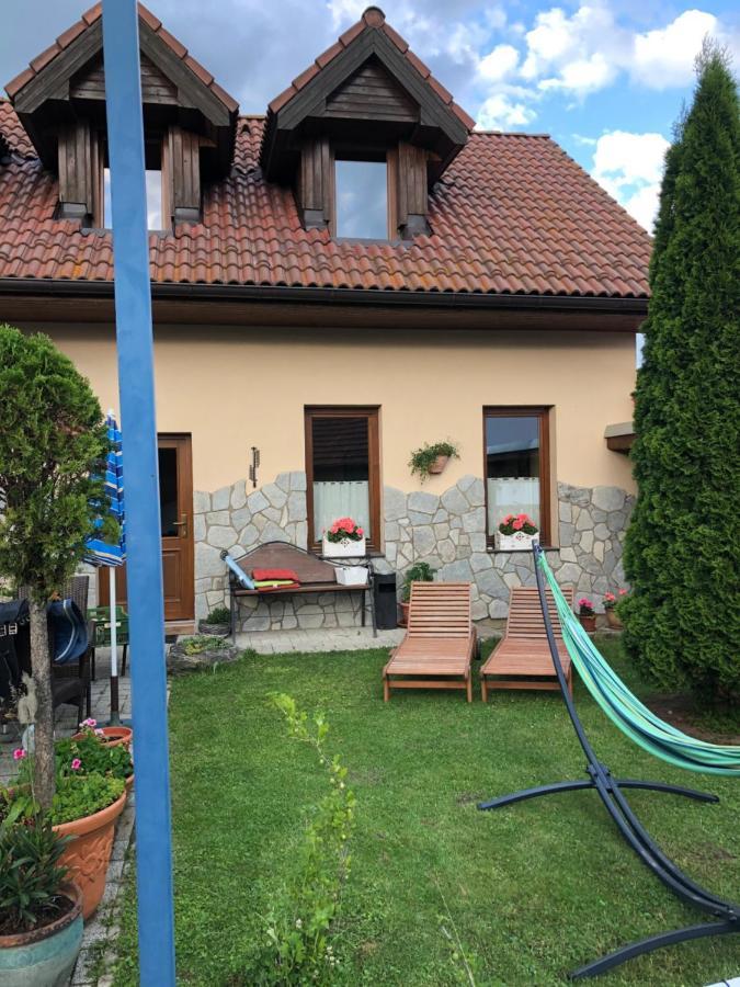 Privat Migac Daire Vrbov Dış mekan fotoğraf