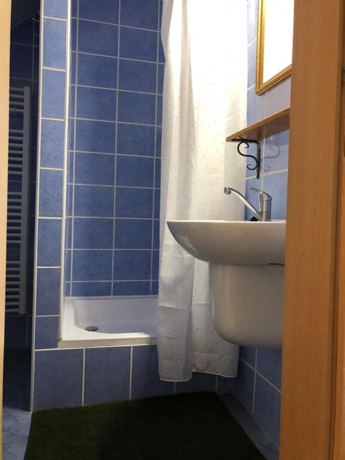 Privat Migac Daire Vrbov Dış mekan fotoğraf
